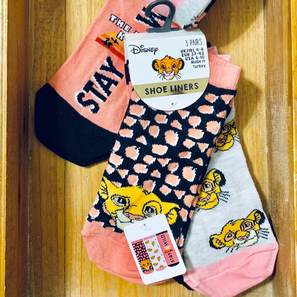 LAST ONE! Lion King Animal Print Socks & Scrunchie - Picture 6 of 6